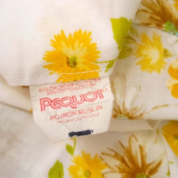 Retro Mod Flower Power Pillowcases - Picture 3 of 6